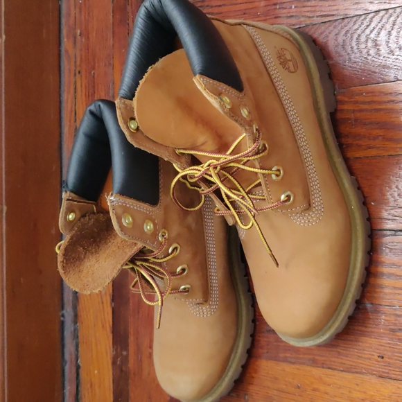 Women's Premium Timberland 6" Leather Waterproof Boot Size 7 - Picture 2 of 7